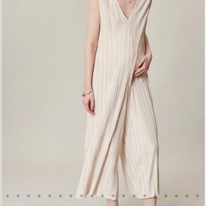 Nothing Fits But Infinite Stretch Pleated Jumpsuit